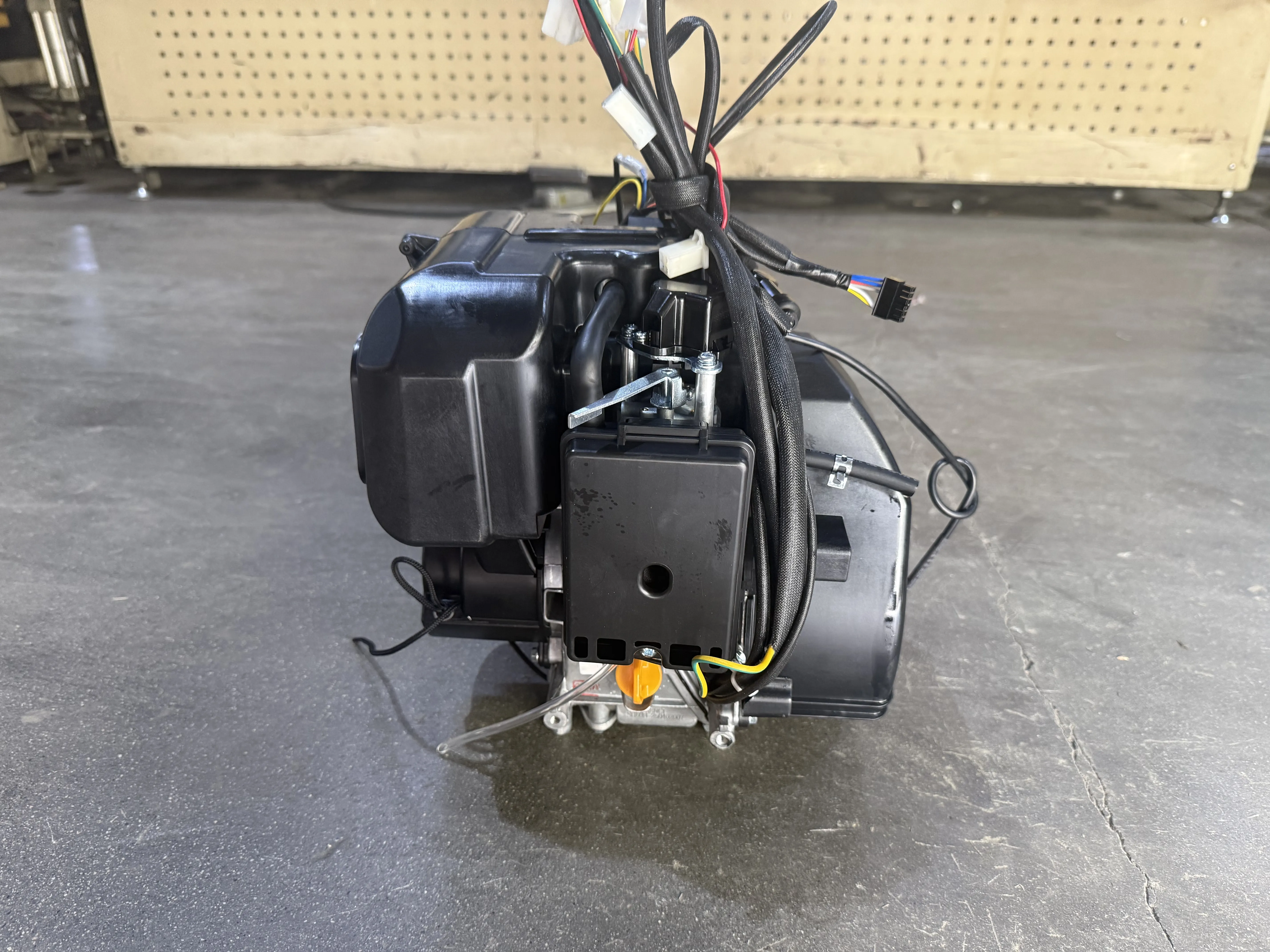 Двигатель бензиновый SH60B с альтернатором для SGG 1400Si / Engine Assembly for SGG 1400Si (20260-05568-05) для генераторов