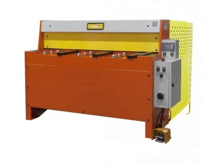 Электромеханическая гильотина Q11-4x1300NC для металла STALEX