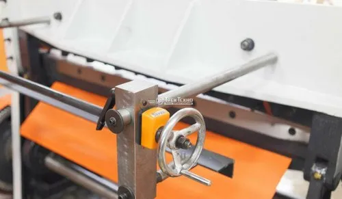 Гильотина электромеханическая STALEX Q11-3x1500