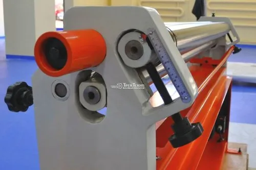 Станок вальцовочный STALEX ESR-1300х4,5 электромеханический