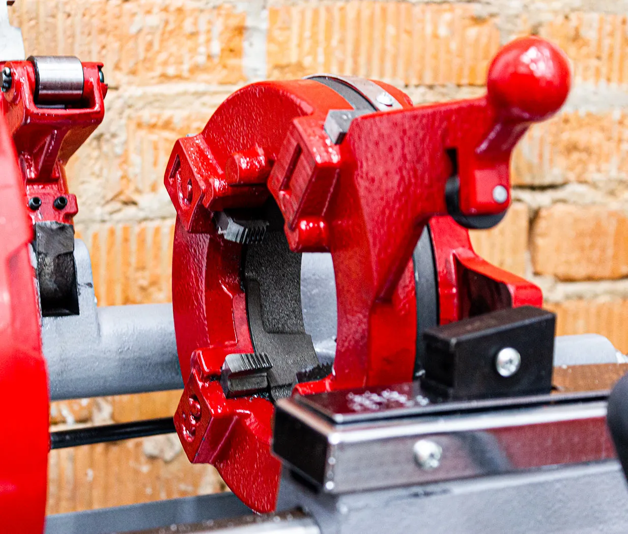 Станок резьбонарезной электрический Esson ElectricCUT-80R3 для нарезки резьбы