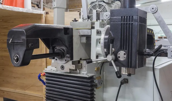 Фрезерно-инструментальный станок WFM 750 Servo STALEX