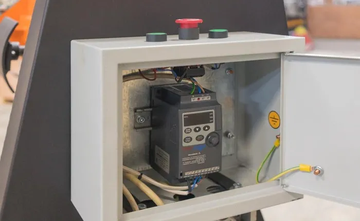 Приводной разматыватель РМЭ-1250 / 10000 кг для рулоного металла STALEX