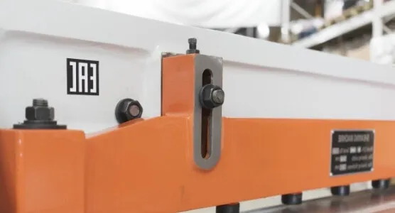 Электромеханическая гильотина Q11-4x3200 для металла STALEX