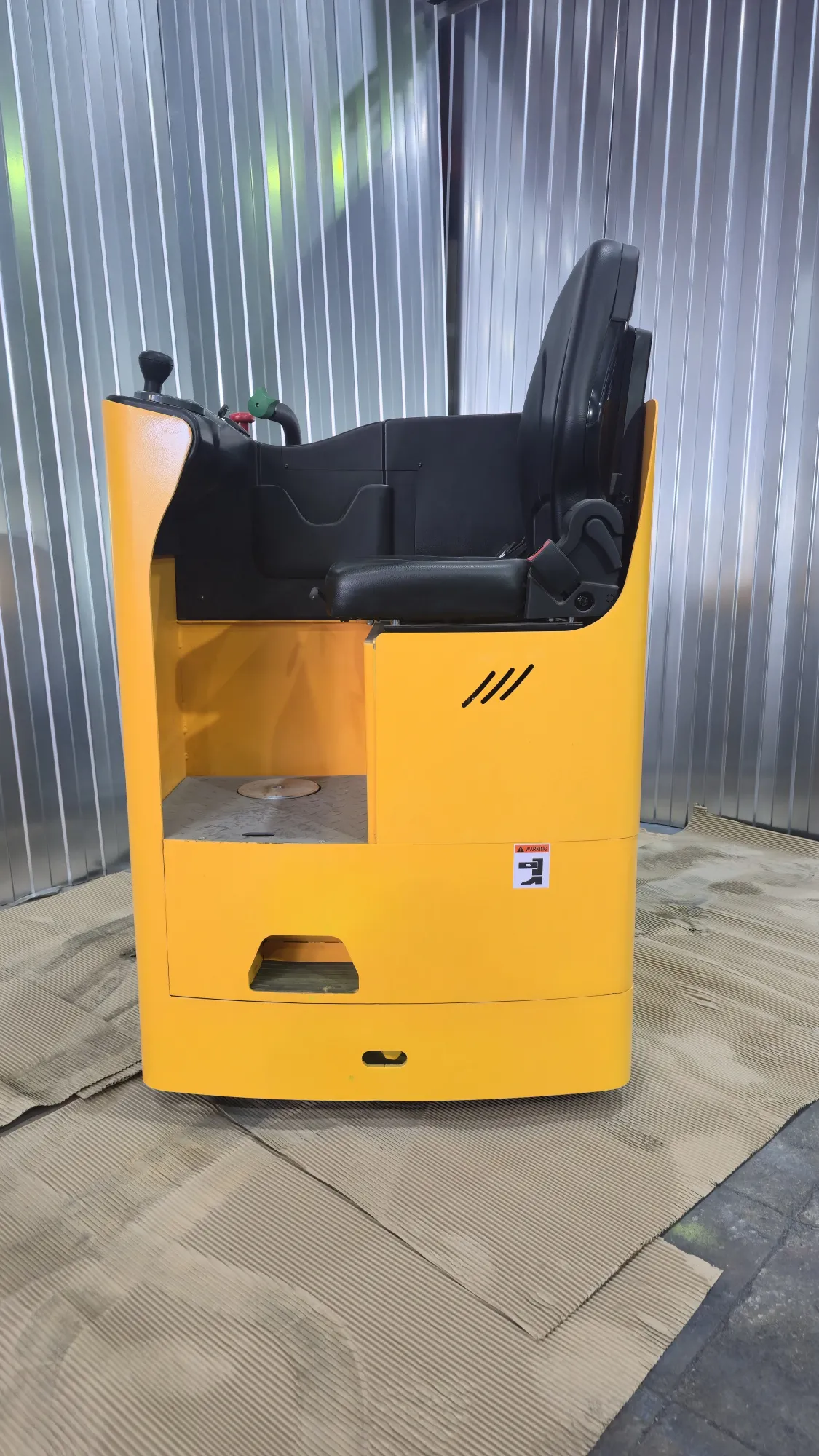 Электрическая тележка с кабиной 2000 кг 1150 мм XILIN CBD20Z с кабиной 24/320 В/Ач* для складских работ